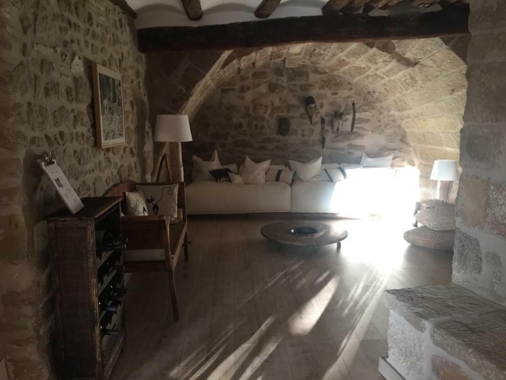 Lastias Valderrobres Eksteriør bilde